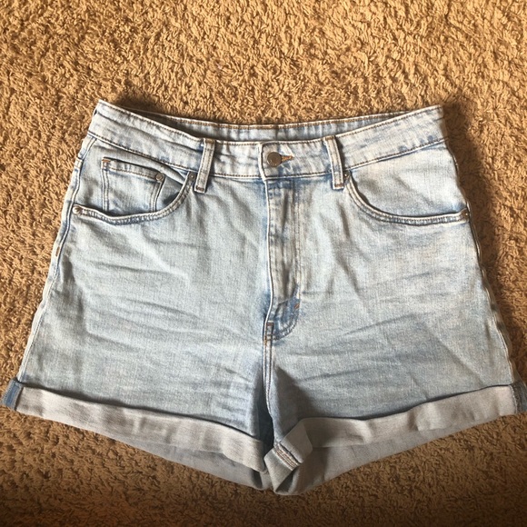 Size 10 H&M high waisted mom shorts - Picture 3 of 3